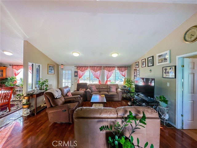 Detail Gallery Image 18 of 43 For 2117 Windflower Dr #108,  Rosamond,  CA 93560 - 5 Beds | 2 Baths