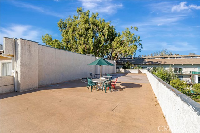 Detail Gallery Image 17 of 20 For 5460 White Oak Ave #K207,  Encino,  CA 91316 - 2 Beds | 2 Baths