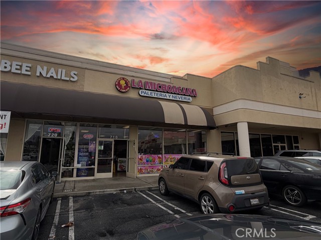 716 E Arrow Highway, Pomona CA: https://media.crmls.org/medias/9272992d-02b9-4c1e-83b1-0596cb81a31f.jpg