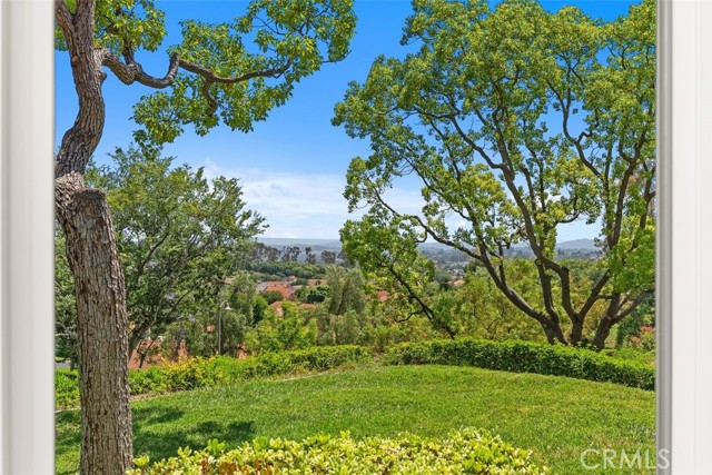 27992 Via Chocano, Mission Viejo CA: https://media.crmls.org/medias/92735d60-48fc-4490-afc6-09e365baf2c5.jpg