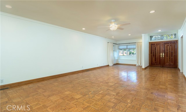 Detail Gallery Image 2 of 50 For 251 N Whitnall, Burbank,  CA 91505 - 4 Beds | 3 Baths