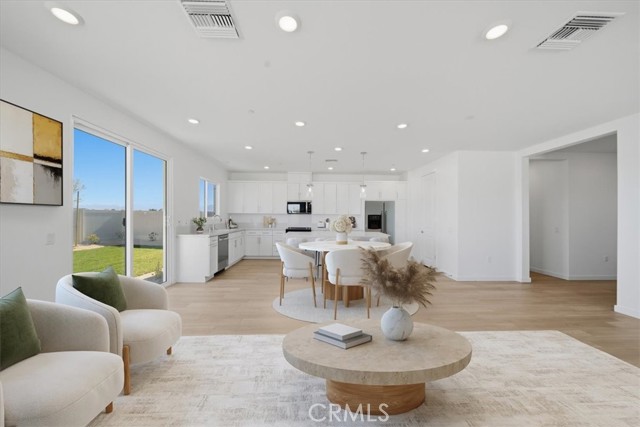 Detail Gallery Image 10 of 40 For 3264 E Avenue J-3, Lancaster,  CA 93535 - 3 Beds | 2 Baths