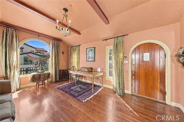 105 Claremont Avenue photo 3
