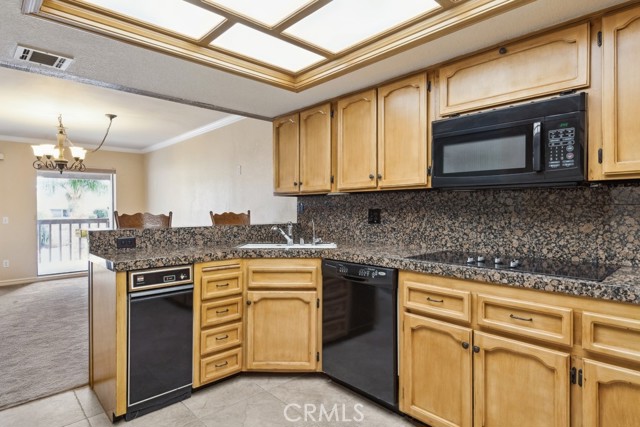 Detail Gallery Image 14 of 53 For 23403 Silver Strike Dr, Canyon Lake,  CA 92587 - 3 Beds | 2/1 Baths