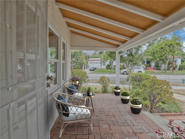1017 Cordova Avenue, Glendale CA: https://media.crmls.org/medias/9274407e-2f7c-42f6-8342-77cc6a886e55.jpg
