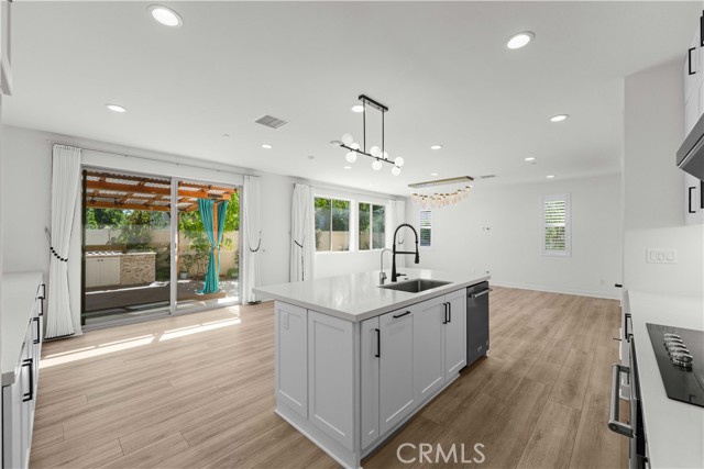 8606 Mission Villa Dr photo 12