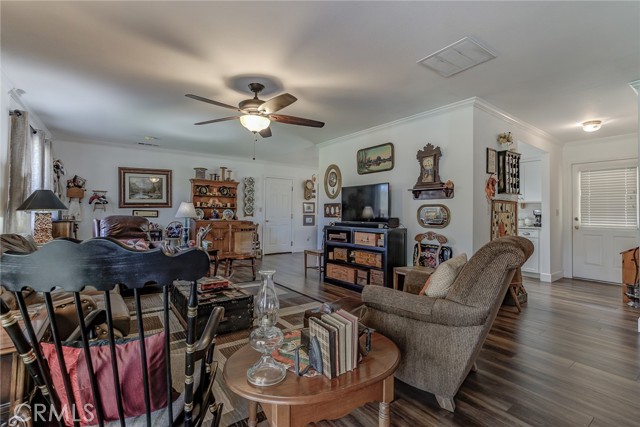 Detail Gallery Image 12 of 54 For 18601 Stallion Dr, Red Bluff,  CA 96080 - 3 Beds | 2 Baths