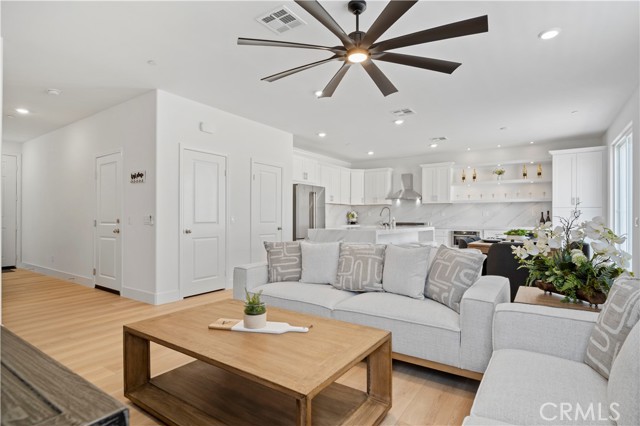 30341 Wild Oat Street, Murrieta CA: https://media.crmls.org/medias/9275786d-b564-41ca-88d0-57d38ff0467e.jpg
