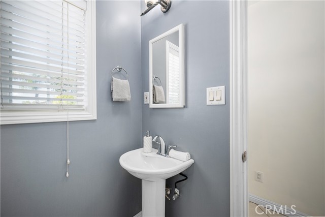 Detail Gallery Image 27 of 55 For 5530 E Mezzanine Way, Long Beach,  CA 90808 - 4 Beds | 3/1 Baths