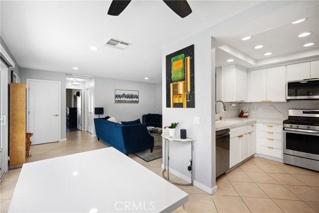 40 Tangerine, Irvine CA: https://media.crmls.org/medias/927660f7-bc39-420c-a924-849700b66435.jpg