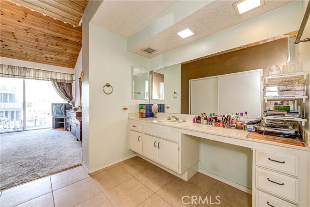 Detail Gallery Image 8 of 22 For 25473 Pine Creek Ln, Wilmington,  CA 90744 - 2 Beds | 2 Baths