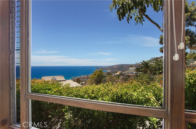 Detail Gallery Image 13 of 52 For 785 Alta Vista, Laguna Beach,  CA 92651 - 3 Beds | 3/1 Baths