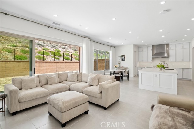 106 Bright Star, Irvine CA: https://media.crmls.org/medias/927900f8-fdbc-4a54-833e-a170e82ac60a.jpg