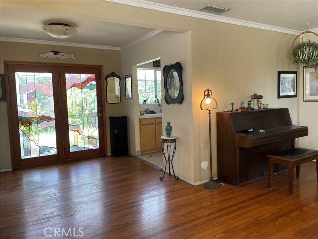 Detail Gallery Image 4 of 6 For 2105 Havemeyer Ln, Redondo Beach,  CA 90278 - 3 Beds | 1 Baths