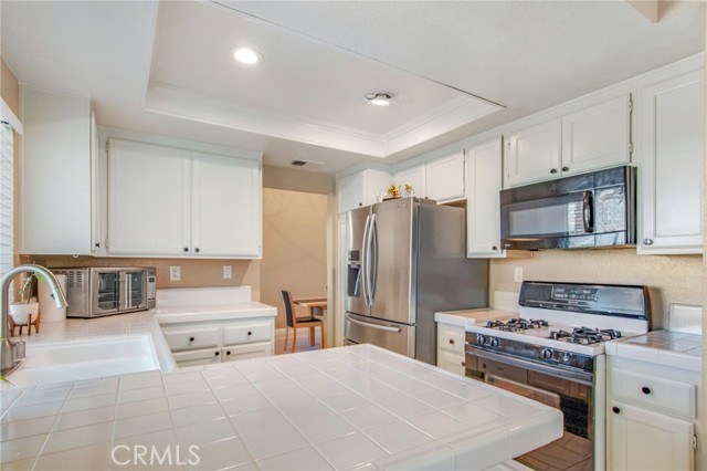 Detail Gallery Image 10 of 28 For 21141 Pennington Ln, Trabuco Canyon,  CA 92679 - 4 Beds | 2/1 Baths