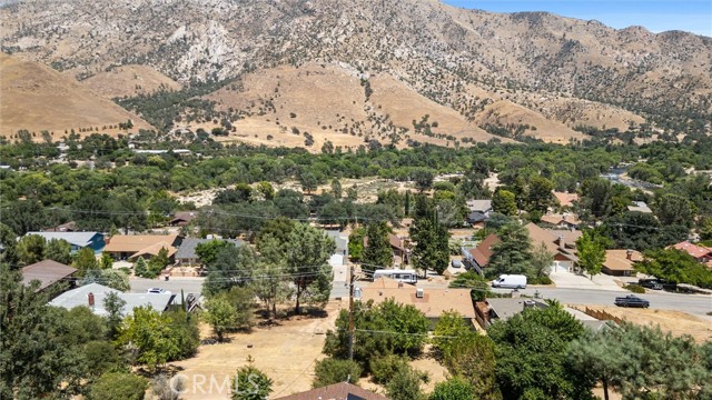 119 Pine Drive, Kernville CA: https://media.crmls.org/medias/9279cb08-b75e-493a-9e66-e50a3c306319.jpg