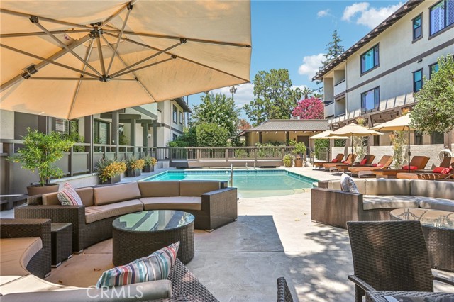 480 S Orange Grove Boulevard, Pasadena CA: https://media.crmls.org/medias/927a4d49-5379-4db3-bbc9-235a91c999f9.jpg