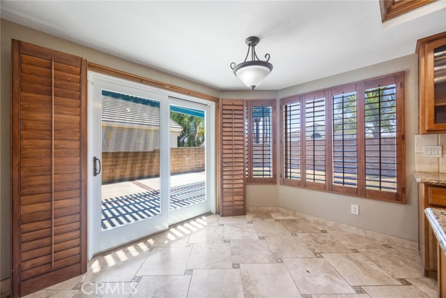5795 Blackbird Lane, La Verne CA: https://media.crmls.org/medias/927bd922-0899-43fd-b239-698a51c0b32a.jpg