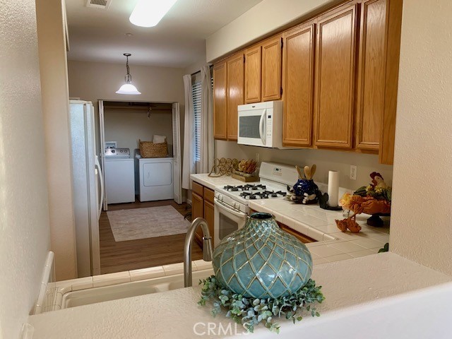 Detail Gallery Image 14 of 48 For 39213 Anchor Bay #B,  Murrieta,  CA 92563 - 3 Beds | 2/1 Baths