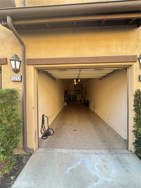 120 Jadestone, Irvine CA: https://media.crmls.org/medias/927cc149-bf83-4c25-b5ca-fba79822a4ea.jpg