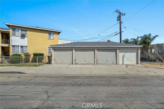 Detail Gallery Image 7 of 17 For 5838 Allston St, Los Angeles,  CA 90022 - 8 Beds | 4 Baths