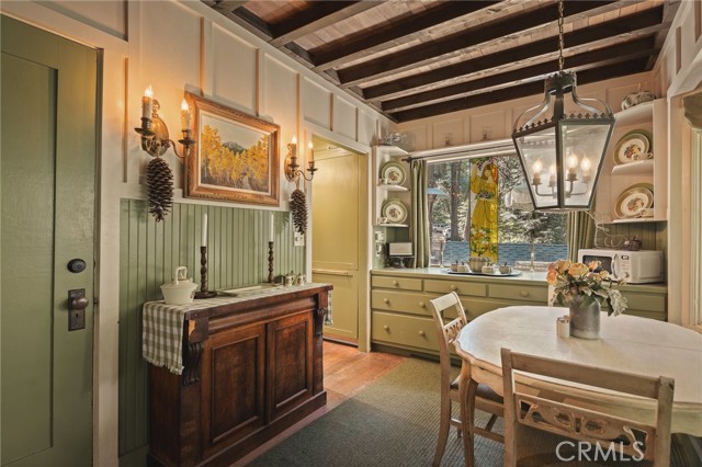 655 Cottage Grove Drive, Lake Arrowhead, CA 92352
