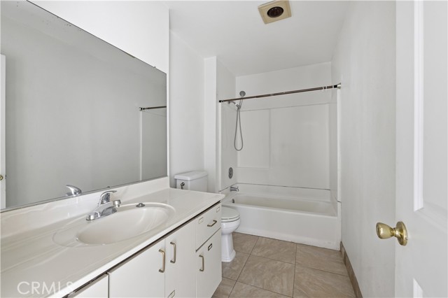 1700 E Avenue Q14, Palmdale CA: https://media.crmls.org/medias/927e61ec-25b5-4c2d-9780-07ce7d828019.jpg