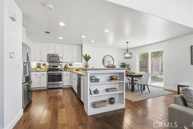 Detail Gallery Image 10 of 44 For 412 Bakeman Ln, Arroyo Grande,  CA 93401 - 3 Beds | 2/1 Baths