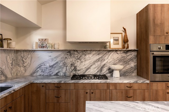 Detail Gallery Image 8 of 32 For 2931 Tyburn St, Los Angeles,  CA 90039 - 3 Beds | 2 Baths