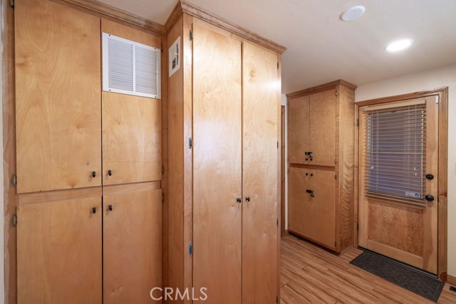 Detail Gallery Image 32 of 39 For 905 E Big Bear Bld, Big Bear City,  CA 92314 - 3 Beds | 2 Baths