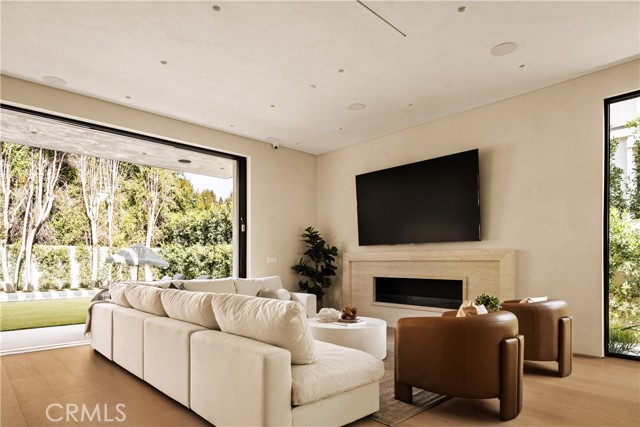 4724 Lemona Avenue, Sherman Oaks CA: https://media.crmls.org/medias/927fdb5c-a19a-4e36-9215-4c489a9bc409.jpg