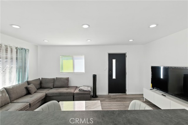 Detail Gallery Image 7 of 14 For 1900 Artesia Blvd #4,  Torrance,  CA 90504 - 2 Beds | 1 Baths