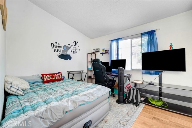 21050 Community Street, Canoga Park CA: https://media.crmls.org/medias/9281558f-f242-462d-b52a-c43b3b7474da.jpg