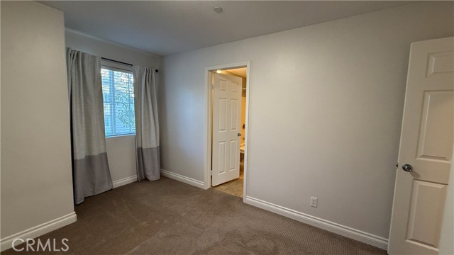 Image 13 of 47 For 31 Quartz Lane