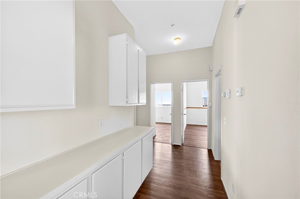 https://media.crmls.org/medias/92824195-eab5-441f-9ecf-62488fc8ae9d.jpg?preset=X-Large