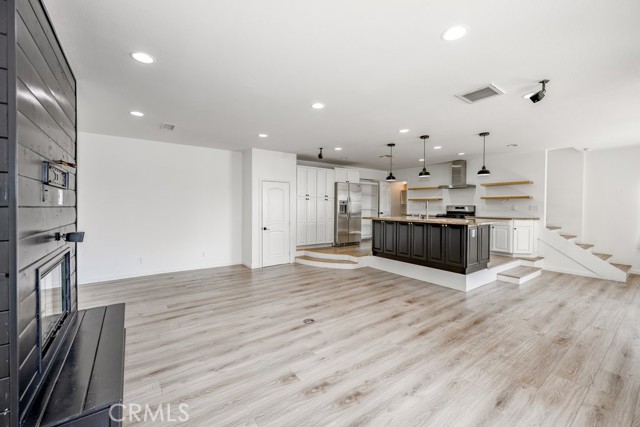 25252 Atwood Boulevard, Newhall CA: https://media.crmls.org/medias/9282867c-ec2d-48c5-aeb6-d070f0a1c6b5.jpg