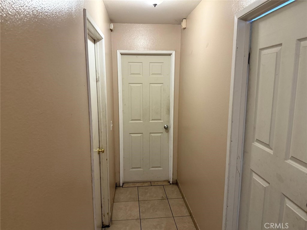 https://media.crmls.org/medias/92838d7b-6ad6-4462-bf52-ab70ebe38e6f.jpg?preset=X-Large