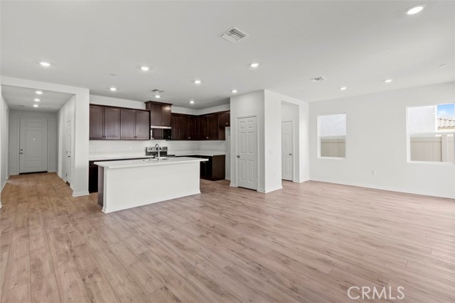 Detail Gallery Image 4 of 16 For 29079 Laramie Ct, Winchester,  CA 92596 - 4 Beds | 2 Baths