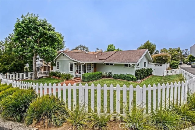 729 27th Street, Manhattan Beach, California 90266, 3 Bedrooms Bedrooms, 0 ,2 BathroomsBathrooms,Residential,Sold,27th,0,SB26109720