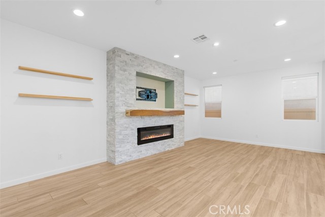 Detail Gallery Image 5 of 41 For 29120 Tanoak, Lake Elsinore,  CA 92530 - 4 Beds | 2/1 Baths