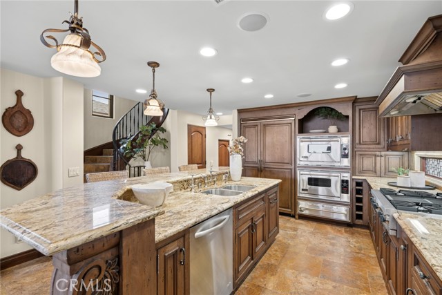 Detail Gallery Image 11 of 32 For 1414 W Oceanfront, Newport Beach,  CA 92661 - 4 Beds | 5 Baths