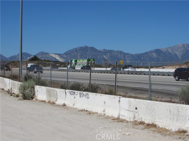 Detail Gallery Image 7 of 10 For 5940 Mariposa Rd, Hesperia,  CA 92344 - – Beds | – Baths