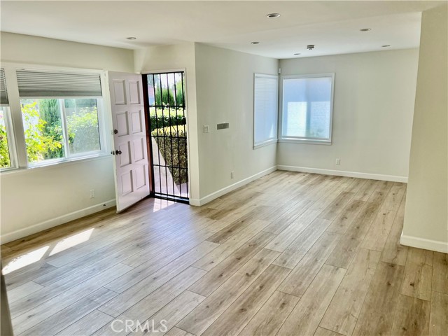 Detail Gallery Image 10 of 19 For 16357 Labrador, Northridge,  CA 91343 - 3 Beds | 2 Baths