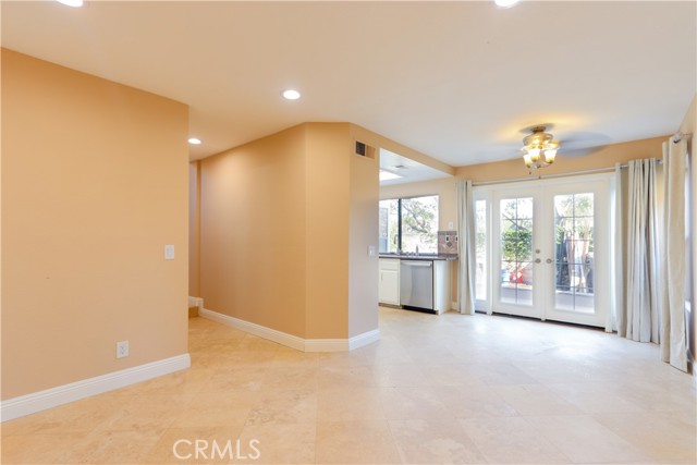 Detail Gallery Image 3 of 8 For 16 Crucillo, Rancho Santa Margarita,  CA 92688 - 3 Beds | 2/1 Baths