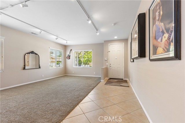 31711 Wintergreen Way, Murrieta CA: https://media.crmls.org/medias/928670cb-cc6d-4e36-b5d8-d2189ba67b8a.jpg