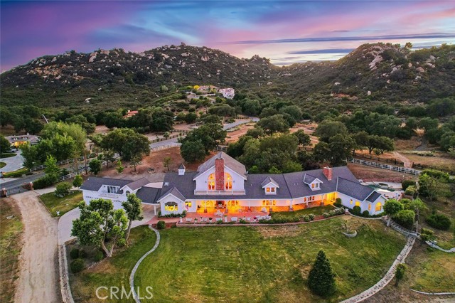 42580 Avenida Escala, Murrieta CA: https://media.crmls.org/medias/928688fd-6602-47f3-8f9a-b8929627f8a7.jpg