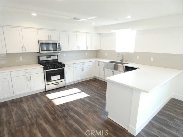 5122 Cahuenga Boulevard photo 5