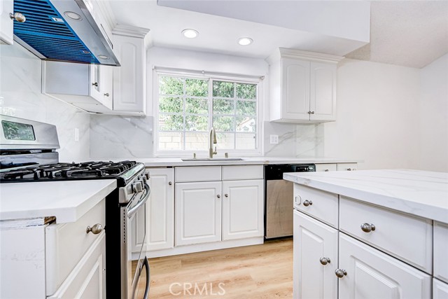 20102 Plaza De Madrid, Cerritos CA: https://media.crmls.org/medias/9287e816-a76a-43a3-a98c-6e6abe166a38.jpg