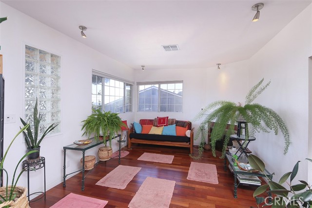 3953 Santa Carlotta, La Crescenta CA: https://media.crmls.org/medias/9287edd6-e8ac-41fe-a801-cfe0f8ebb2ac.jpg