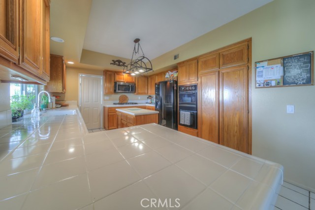 Image 16 of 75 For 25220 Corte Sur